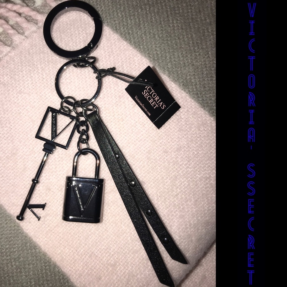 🖤BNWT VICTORIA’S SECRET KEYCHAIN🖤 - Picture 4 of 4